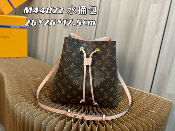 ルイヴィトンバッグ正面デザイン